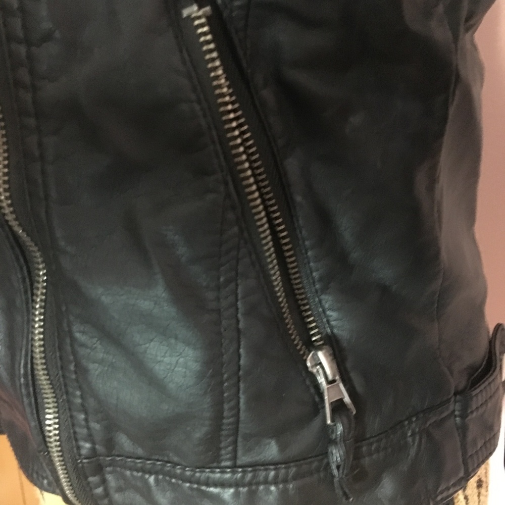 leather jacket - Picture 4 of 6